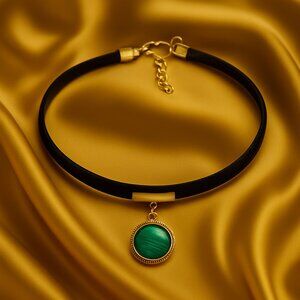 Green Agate Choker Necklace – Gold Bezel Gem Pendant on Black Cord Jewelry